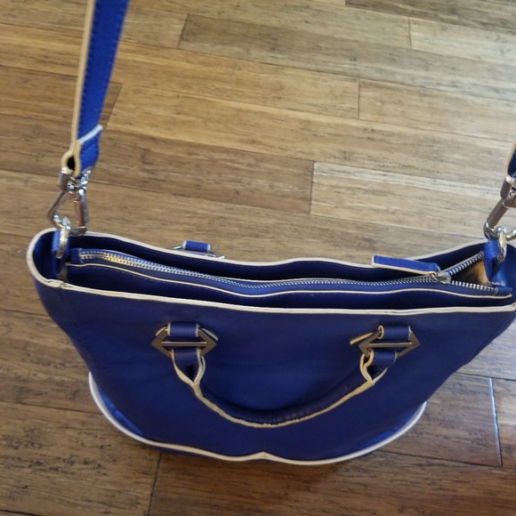 Gianfranco Ferre royal blue hand bag - Picture 3 of 6